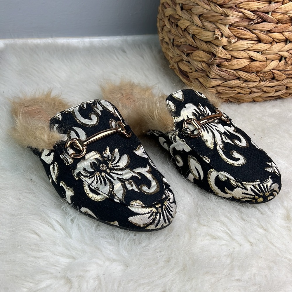 Women’s Black Gold Faux Fur Mule Loafer Flat Size 7